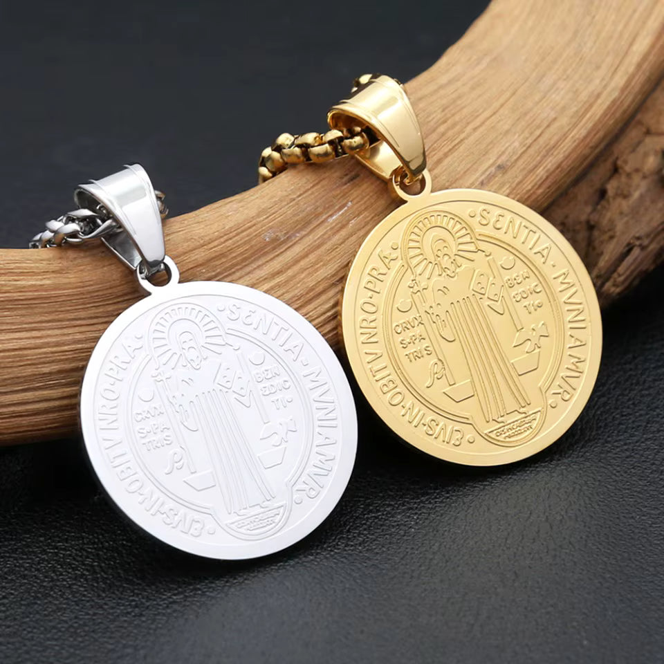 Collar San Benito Protección Sagrada + Estuche de Lujo incluido