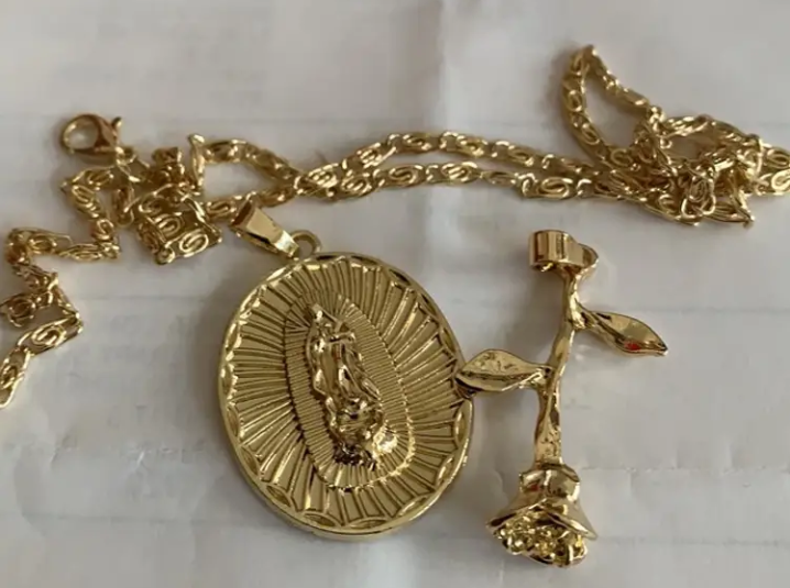 Collar Rosa de Guadalupe [Estuche de Lujo GRATIS]